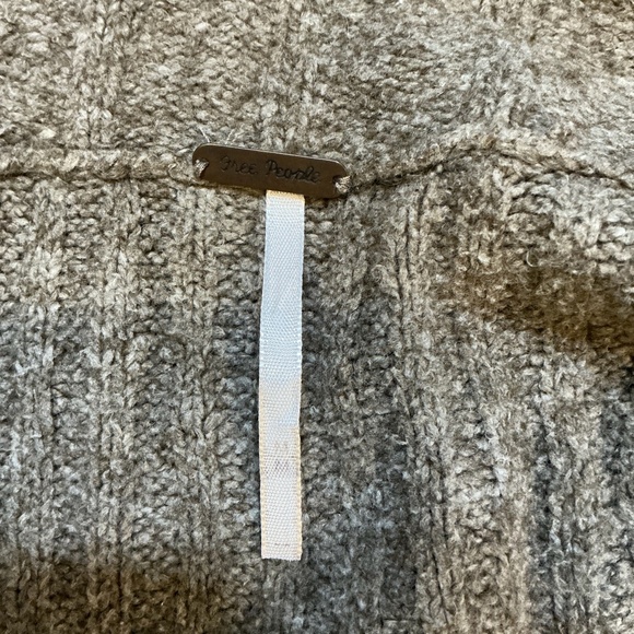 Free People Cuddle Bear Admiral Cardigan Sweater Women’s Size Small in Taupe - Picture 11 of 13